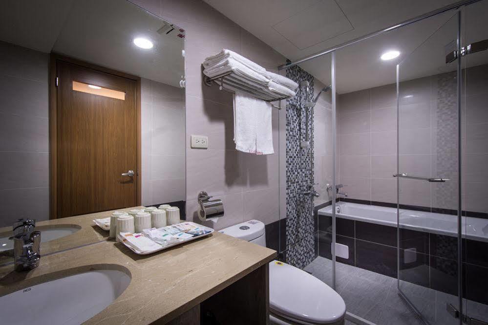 Mei Hotel Taichung Exterior photo